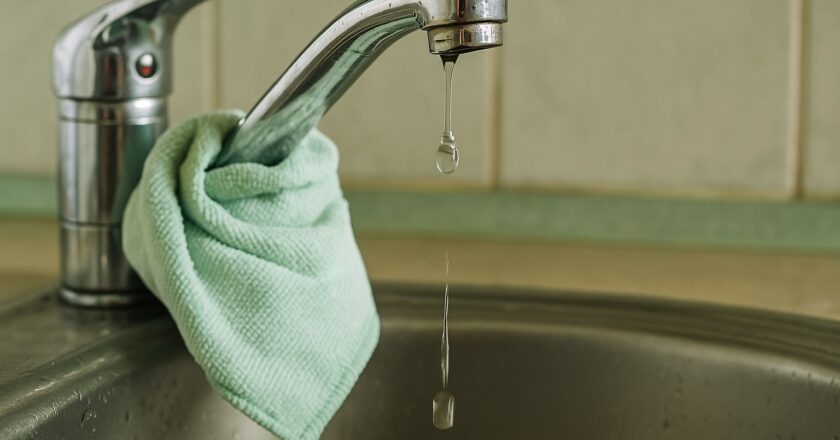 Lekkende kraan tijdelijk stoppen: slimme oplossingen die écht werken